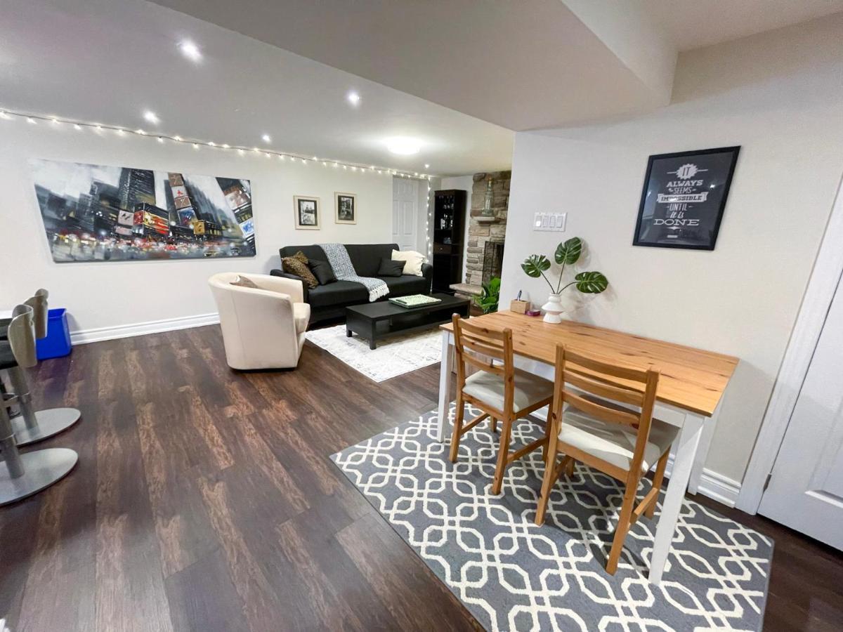 Spacious & Renovated 1Bd Suite W/Parking トロント エクステリア 写真